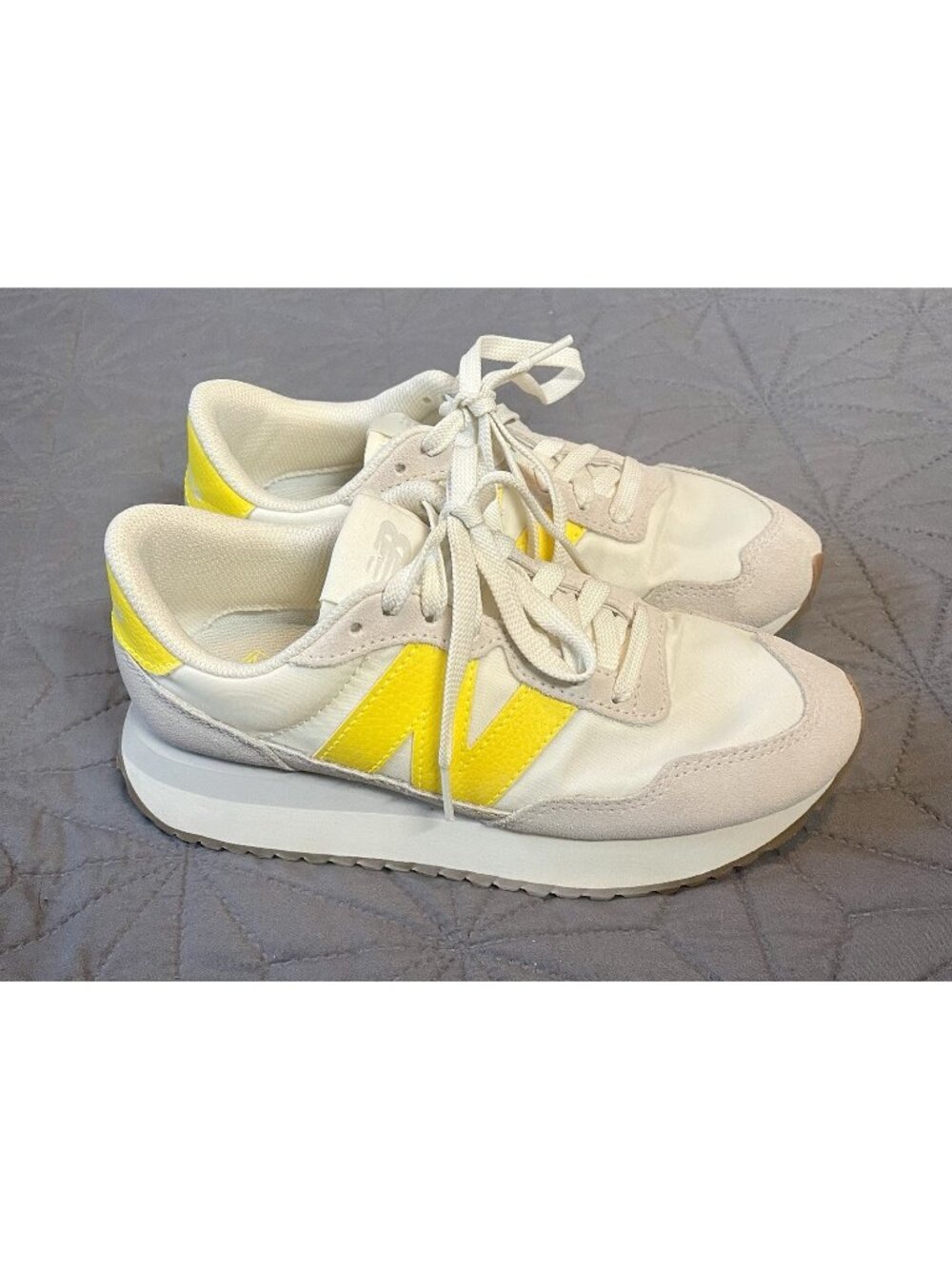 New Balance 237 Women's Sneakers Sea Salt Egg Yolk White Yellow WS237QE Size 7